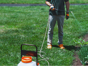 SPRAY UP TO 200 GALLONS PER CHARGE