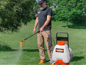 100-FOOT HOSE REACHES EVERY CORNER